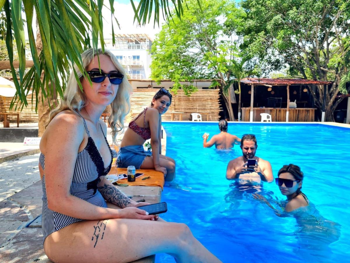 טולום The All Inclusive Hostel - Food, Drinks And Transportation To The Beach And Cenotes מראה חיצוני תמונה