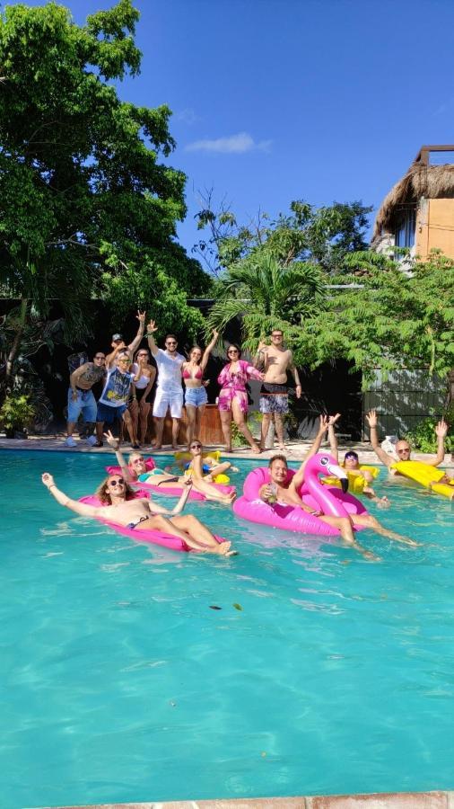 טולום The All Inclusive Hostel - Food, Drinks And Transportation To The Beach And Cenotes מראה חיצוני תמונה