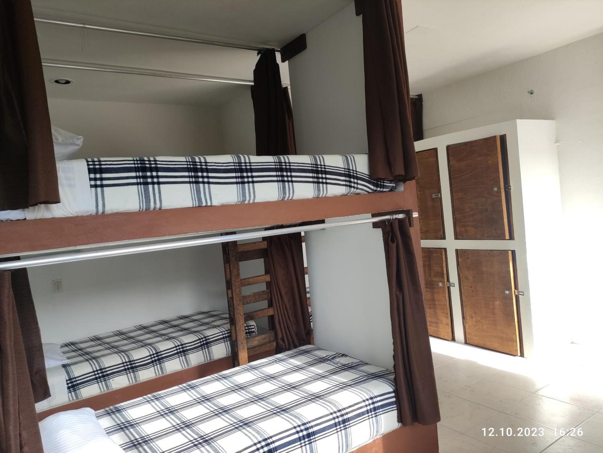טולום The All Inclusive Hostel - Food, Drinks And Transportation To The Beach And Cenotes חדר תמונה