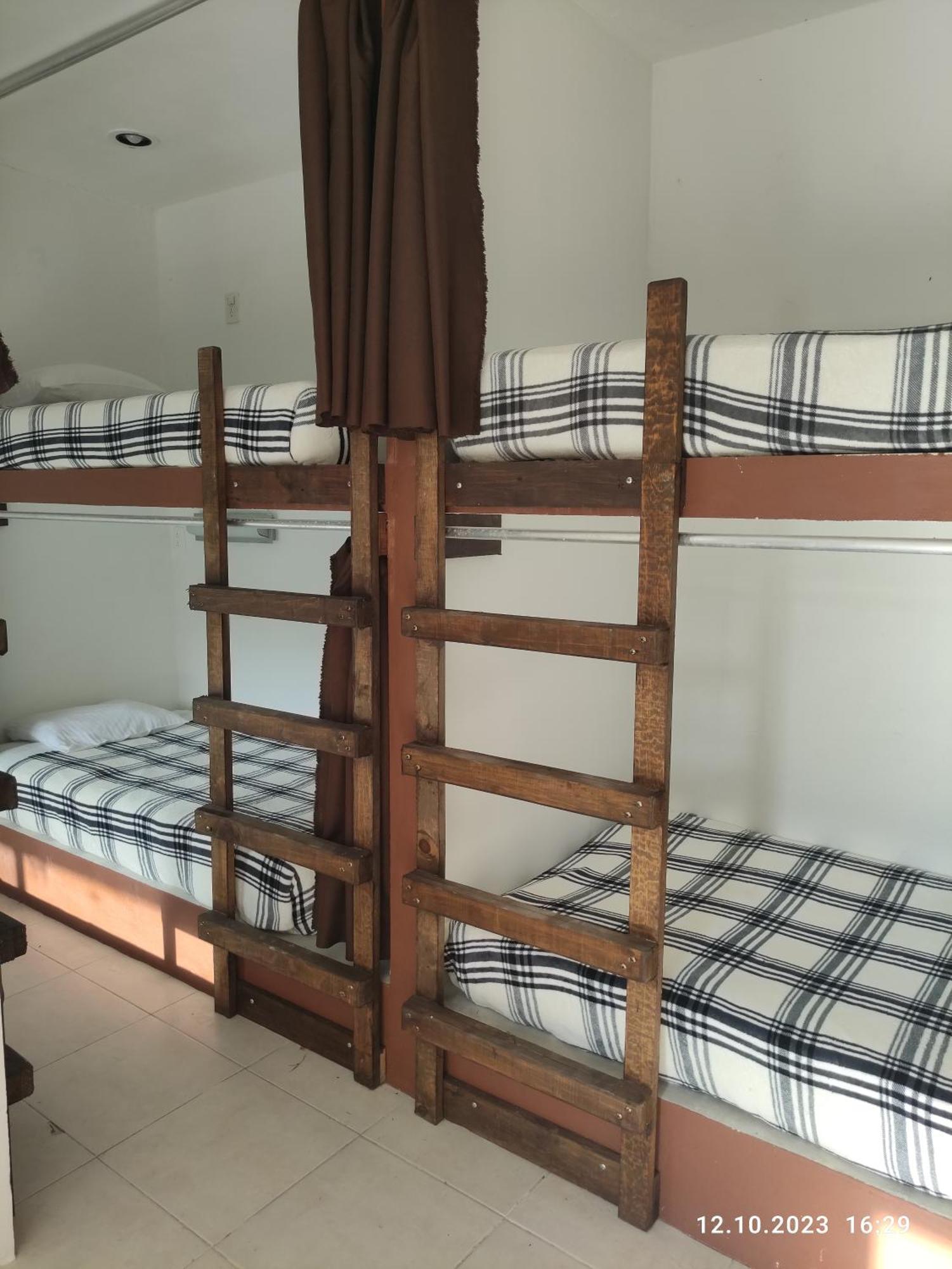 טולום The All Inclusive Hostel - Food, Drinks And Transportation To The Beach And Cenotes חדר תמונה