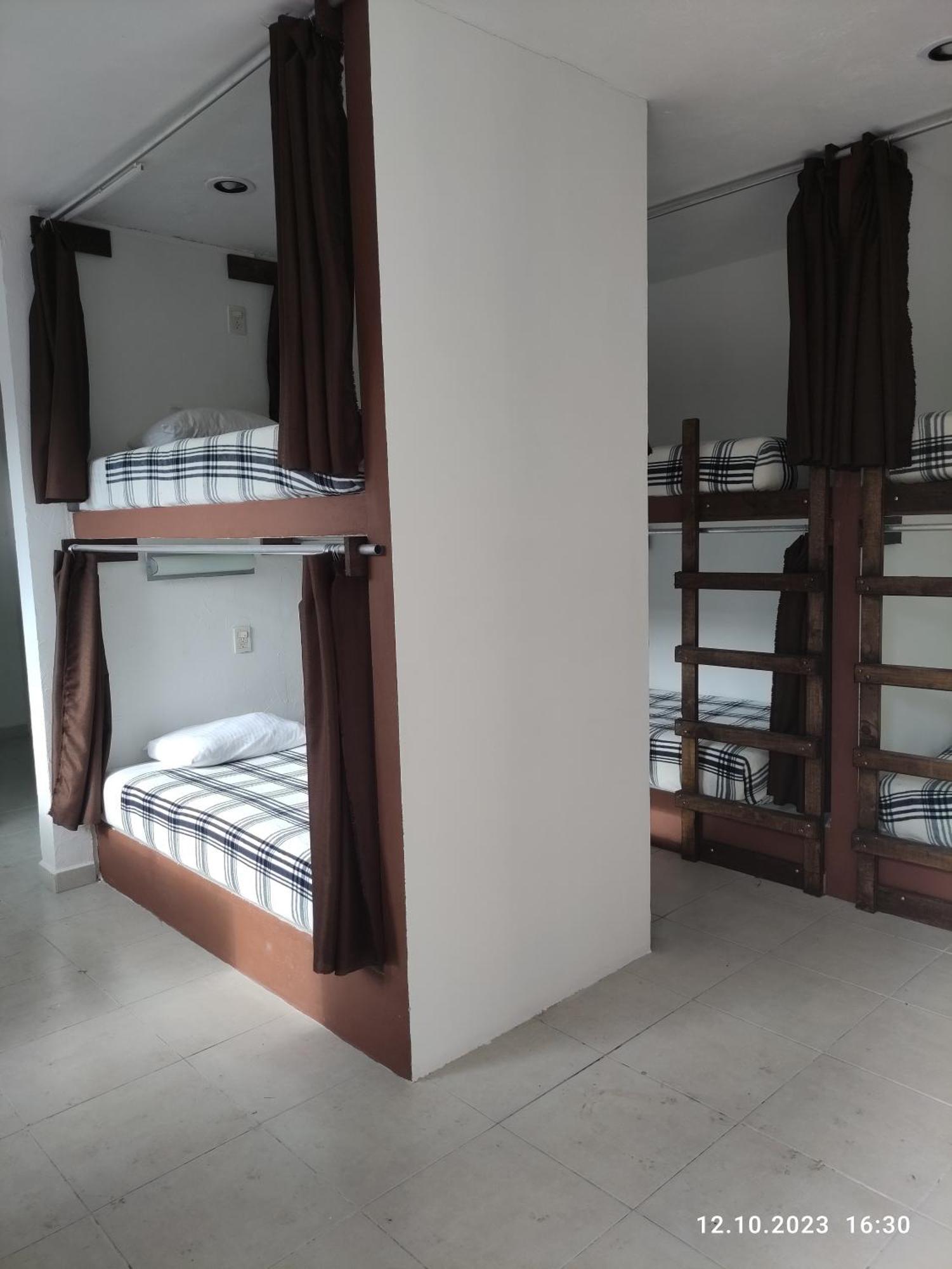 טולום The All Inclusive Hostel - Food, Drinks And Transportation To The Beach And Cenotes חדר תמונה
