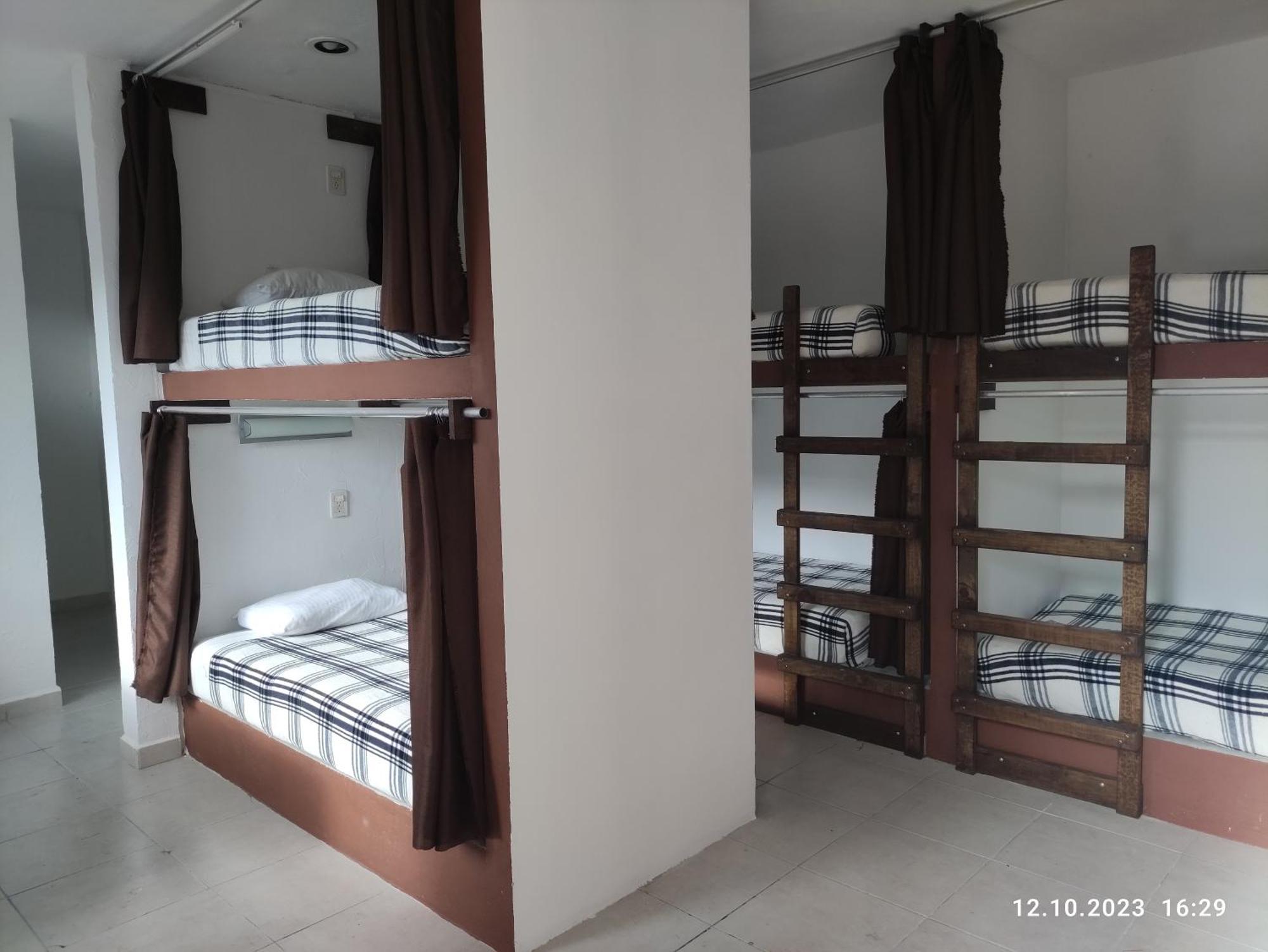 טולום The All Inclusive Hostel - Food, Drinks And Transportation To The Beach And Cenotes חדר תמונה