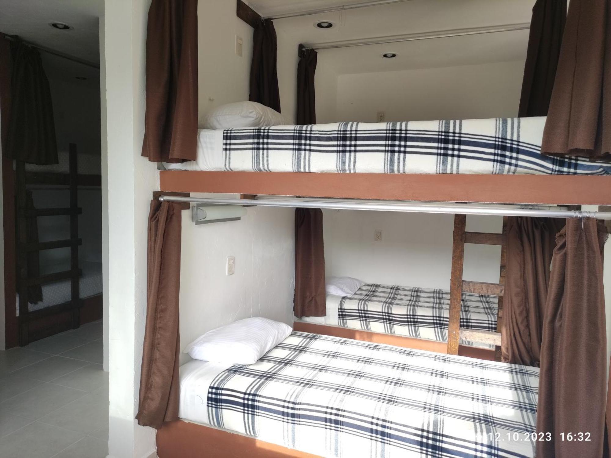 טולום The All Inclusive Hostel - Food, Drinks And Transportation To The Beach And Cenotes חדר תמונה