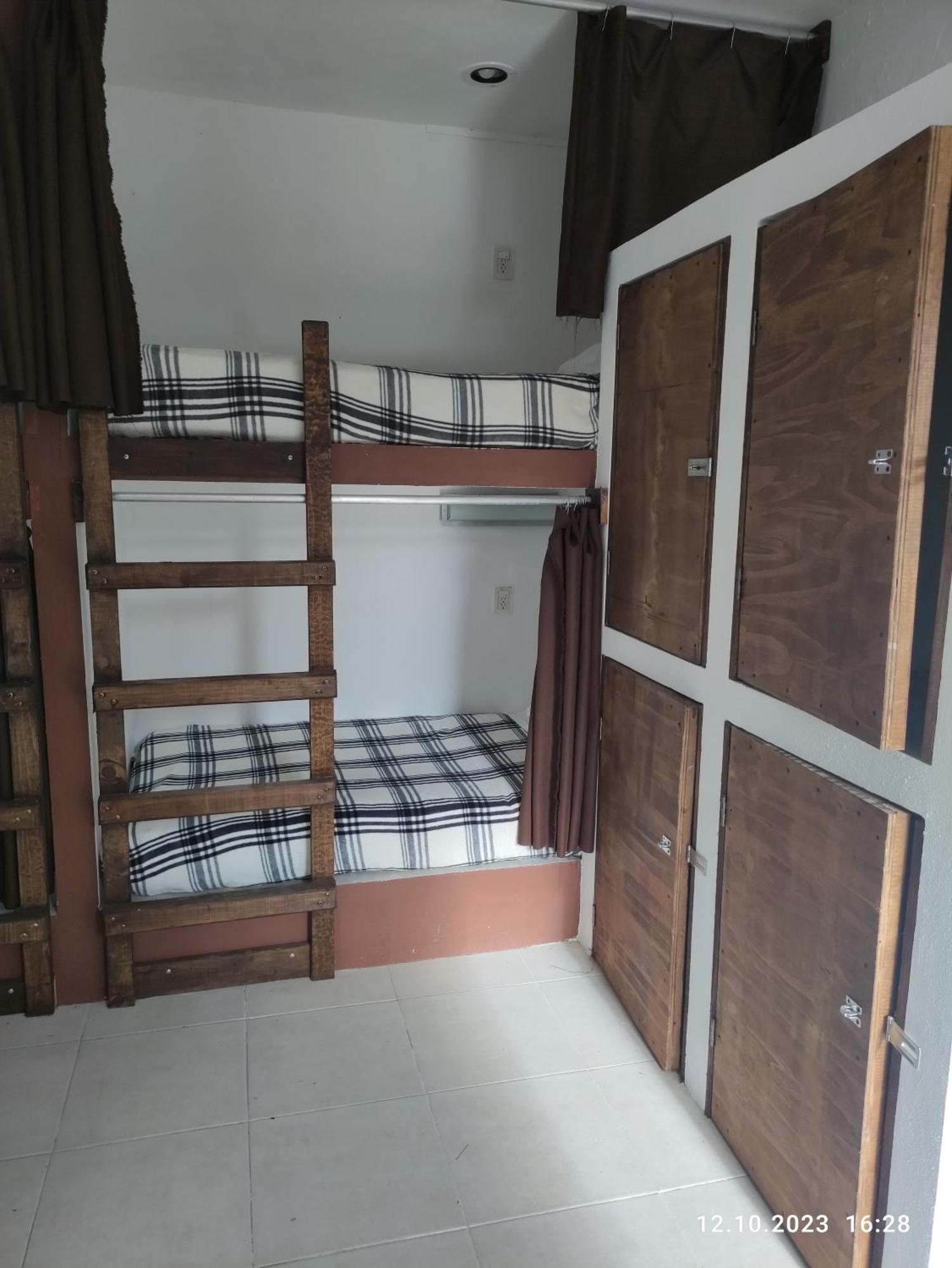 טולום The All Inclusive Hostel - Food, Drinks And Transportation To The Beach And Cenotes חדר תמונה
